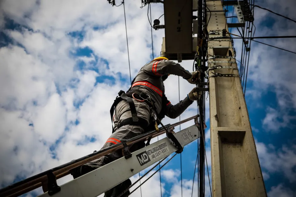 Blumenau terá mutirão para limpeza de fios de telefonia nesta quarta-feira no bairro Escola Agrícola