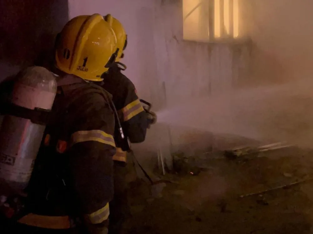 Incêndio atinge galpão de materiais recicláveis em Rio dos Cedros