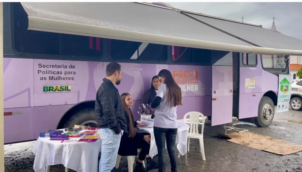 Alto Vale recebe Ônibus Lilás com ações de combate à violência contra a mulher