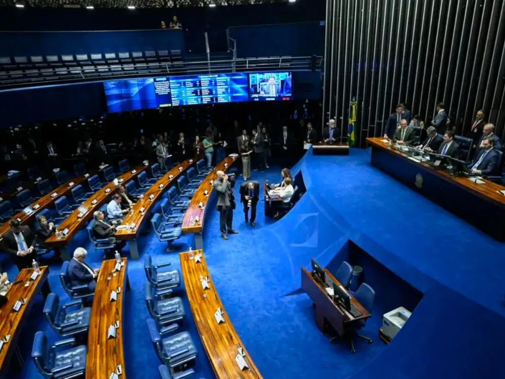 Senado aprova isenção de IR para quem ganha até dois salários-mínimos