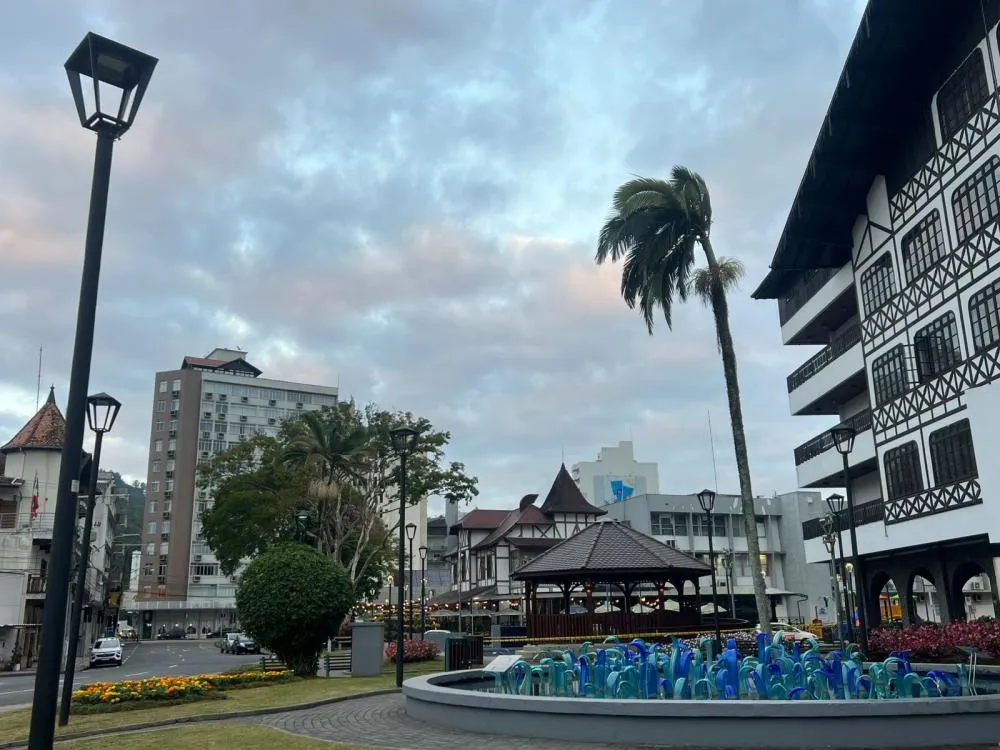 Blumenau tem início de terça-feira com nevoeiro, mas sol deve predominar ao longo do dia