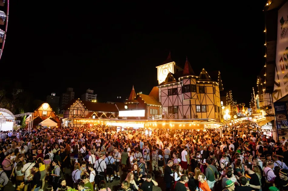 Venda de ingressos para a 40ª Oktoberfest Blumenau começa nesta terça-feira; saiba mais