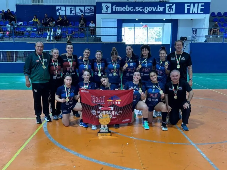 Equipe de Blumenau é campeã da Liga SC de handebol feminino com 100% de aproveitamento