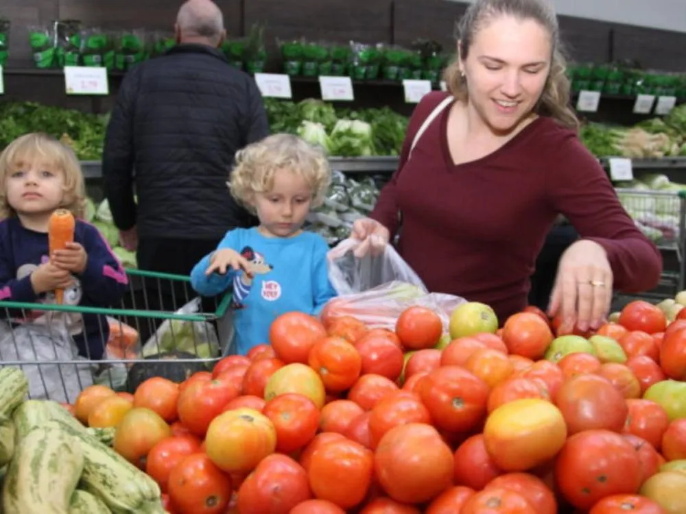 Cesta básica em Navegantes fica 5% mais barata em agosto, aponta Procon