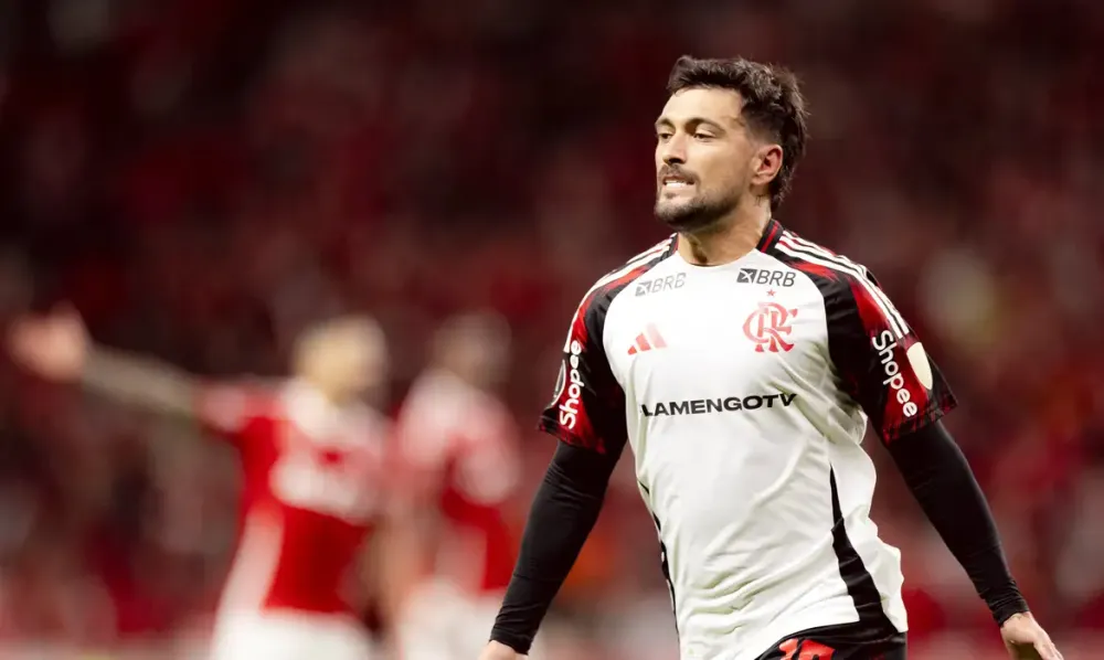 Flamengo volta a derrotar o Internacional e avança na Libertadores