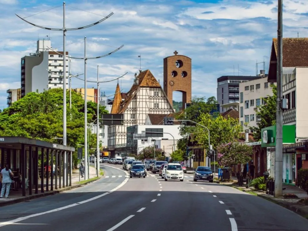 Trânsito no Centro de Blumenau será afetado por eventos esportivos neste final de semana; veja as alterações