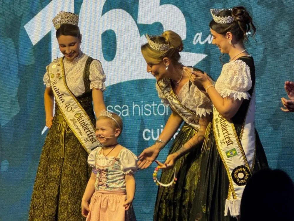 Oktoberfest Blumenau terá campanha beneficente para apoiar serviço de oncologia do Hospital Santo Antônio