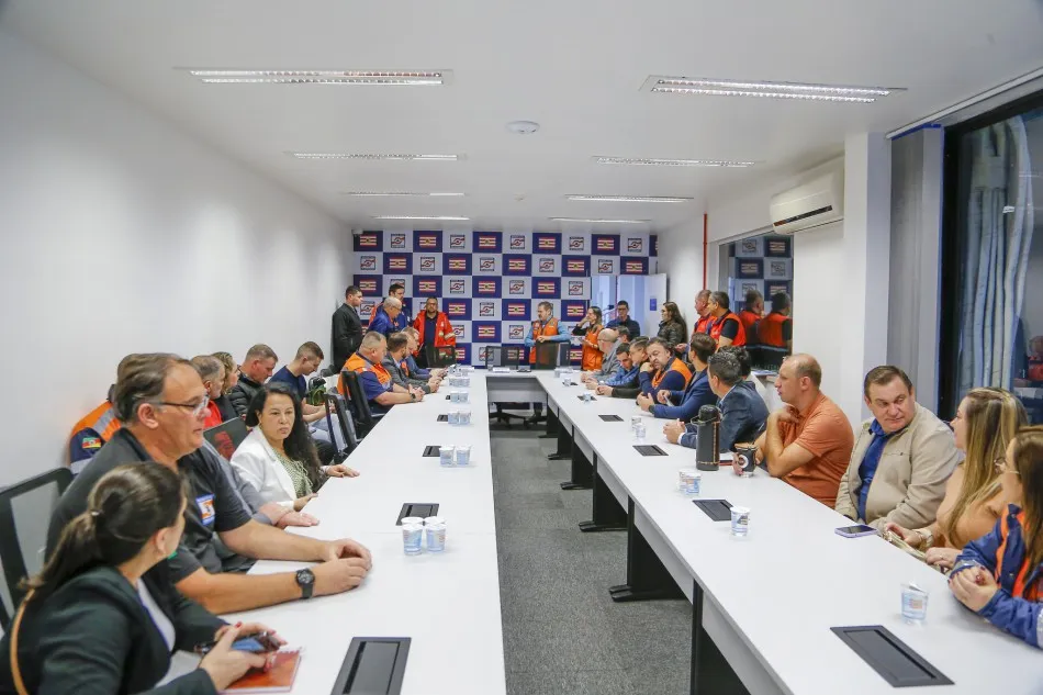 Comitiva do RS visita Blumenau para conhecer protocolos da Defesa Civil