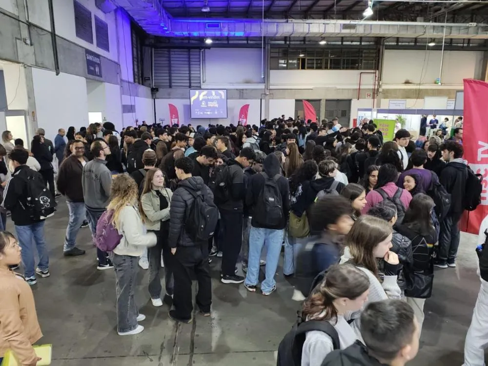 Feira de Educação e Empregos segue até sábado em Blumenau; veja como participar