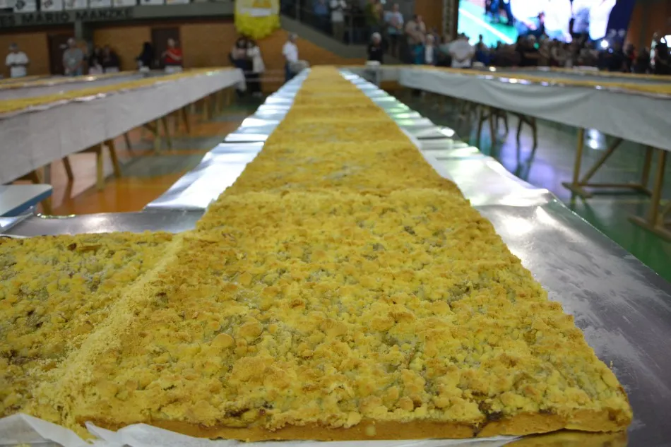 Blumenau 175 anos: Corte da maior cuca do Brasil e desfile da Vila Itoupava acontecem neste fim de semana