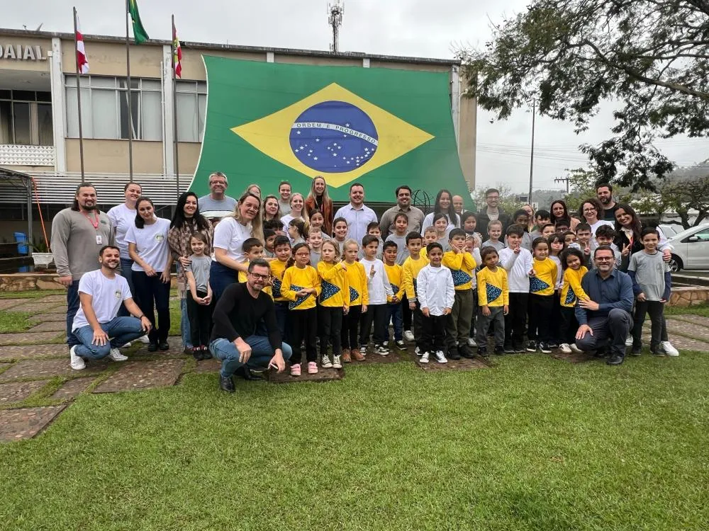 Semana da Pátria começa em Indaial com fanfarras, jogral e apresentações culturais; atividades seguem até domingo