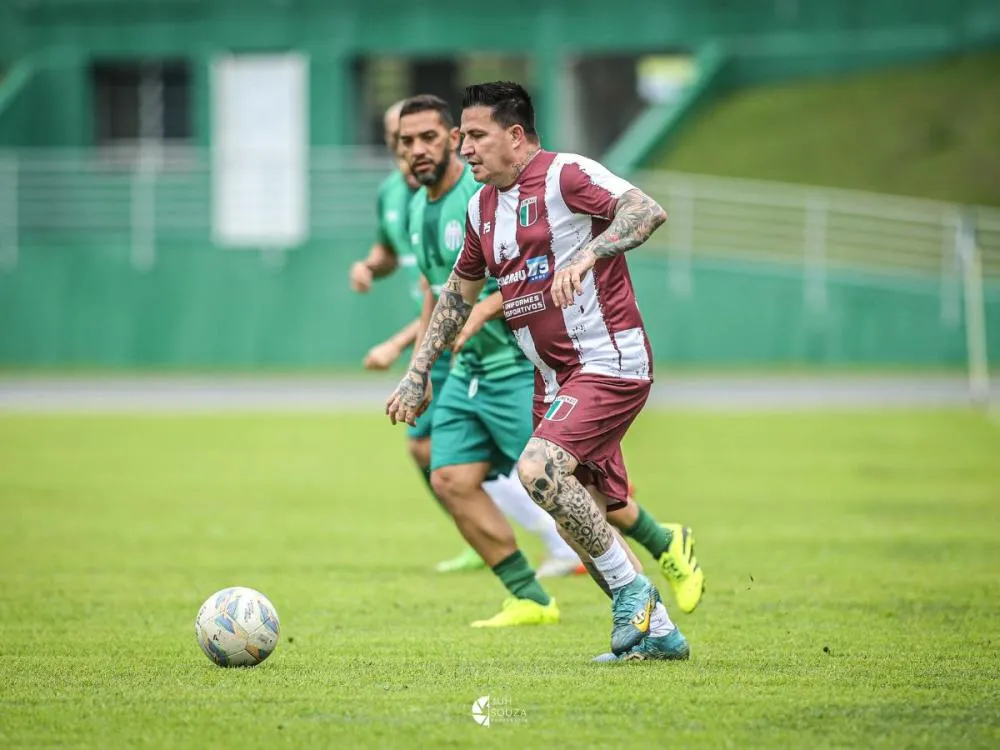Blumenau 175 anos: Amigos do BEC e Metrô animam torcida no Sesi; programação musical inicia às 17h