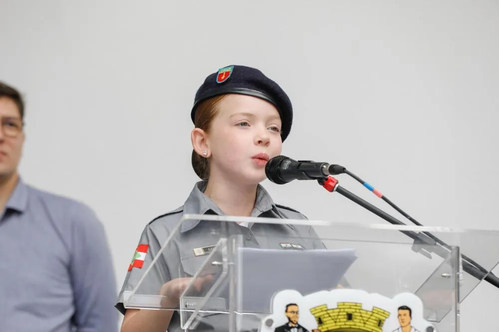 Estudante de 11 anos surpreende em cerimônia de reinauguração da Prainha em Blumenau; veja vídeo 