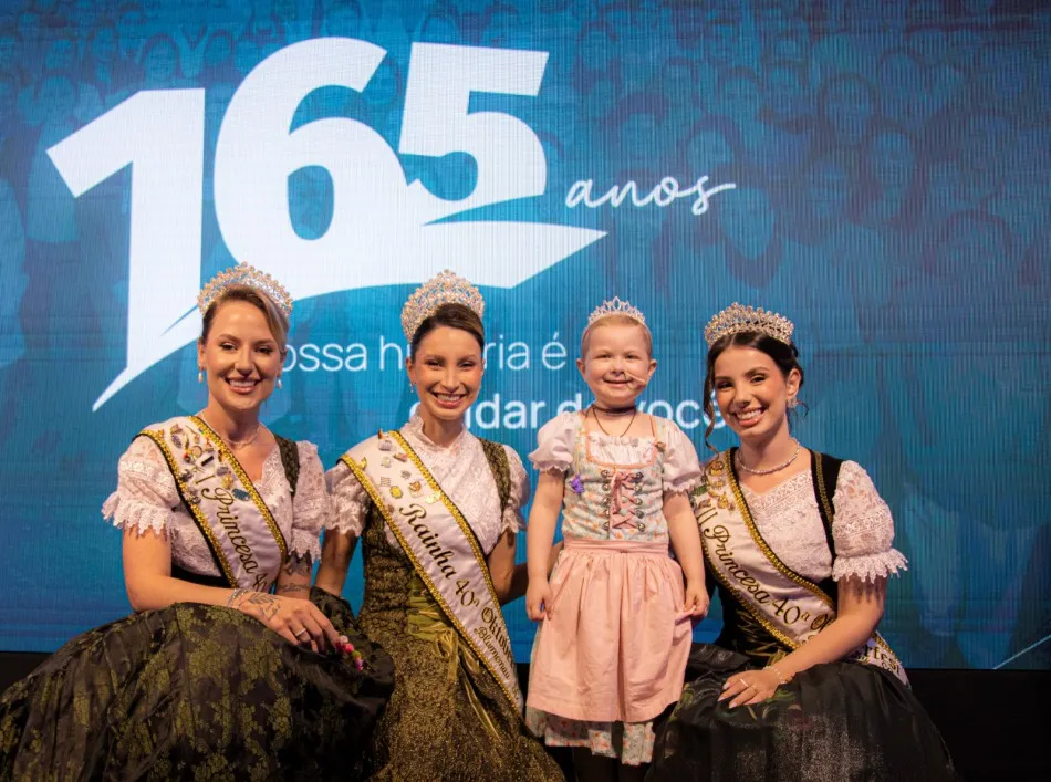 Oktoberfest Blumenau inicia campanha solidária em prol de pacientes com câncer do Hospital Santo Antônio