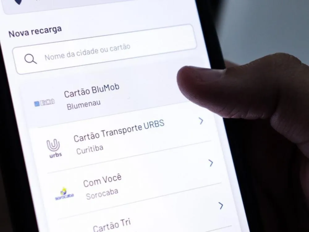 Usuários do transporte coletivo em Blumenau já podem fazer recarga digital