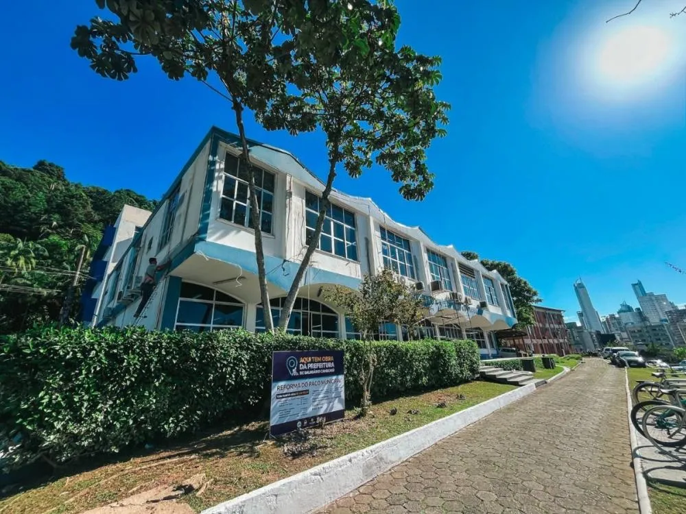 Balneário Camboriú abre credenciamento para mais de 450 vagas de comércio ambulante