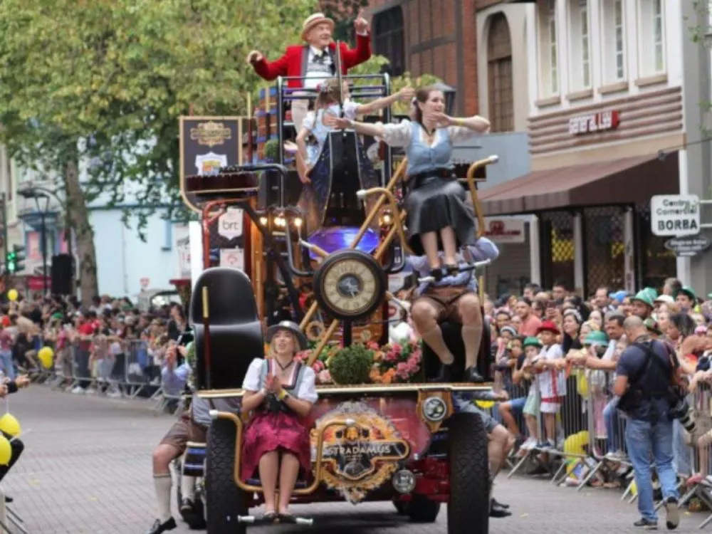Oktoberfest Summit: Blumenau terá congresso durante a 40ª edição da festa com foco em inovação, turismo e sustentabilidade