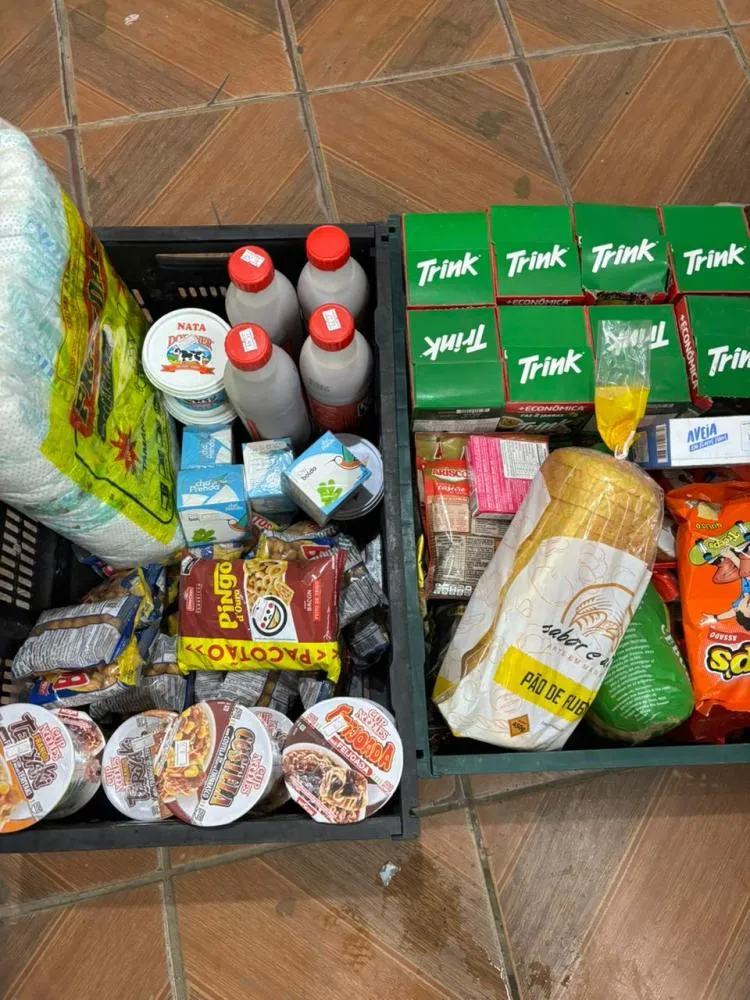 Procon encontra produtos vencidos à venda em estabelecimento de Navegantes