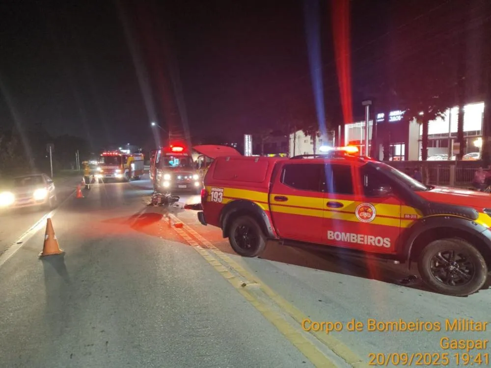 Jovem motociclista fica ferido após batida com carro em Gaspar