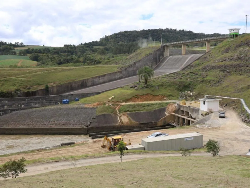 Com reforma em fase final, Barragem de Ituporanga conclui troca da última comporta
