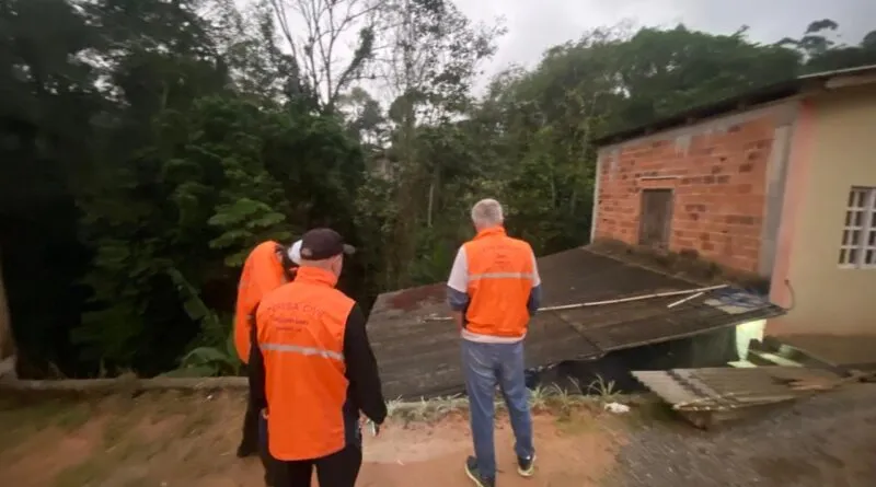 Defesa Civil de Gaspar mantém estado de atenção por risco de deslizamentos