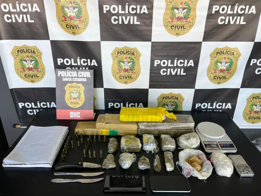 Polícia Civil prende suspeito com drogas e munições em Blumenau