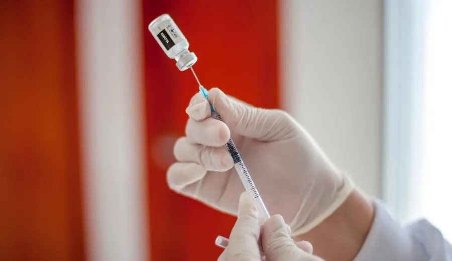 Vacinação contra sarampo em Timbó mira motoristas e trabalhadores do setor turístico às vésperas da Festa do Imigrante