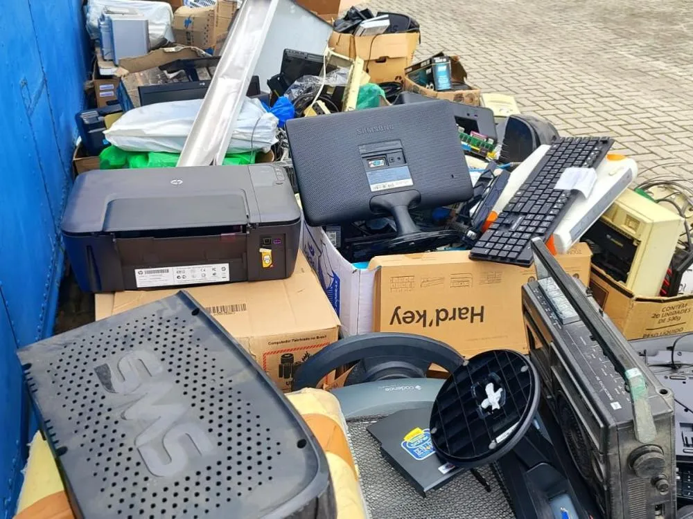 Dia D Ecoponto recolhe mais de 1,3 tonelada de resíduos em Brusque e reforça importância do descarte correto