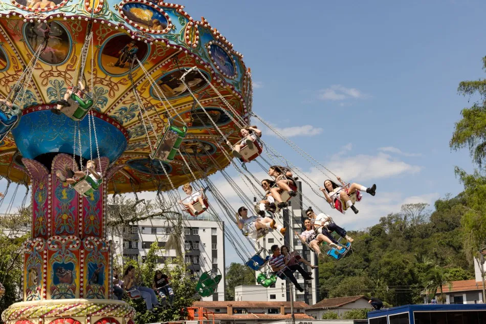 40ª Oktoberfest Blumenau: Parque de diversões terá novos preços e atrações clássicas; veja