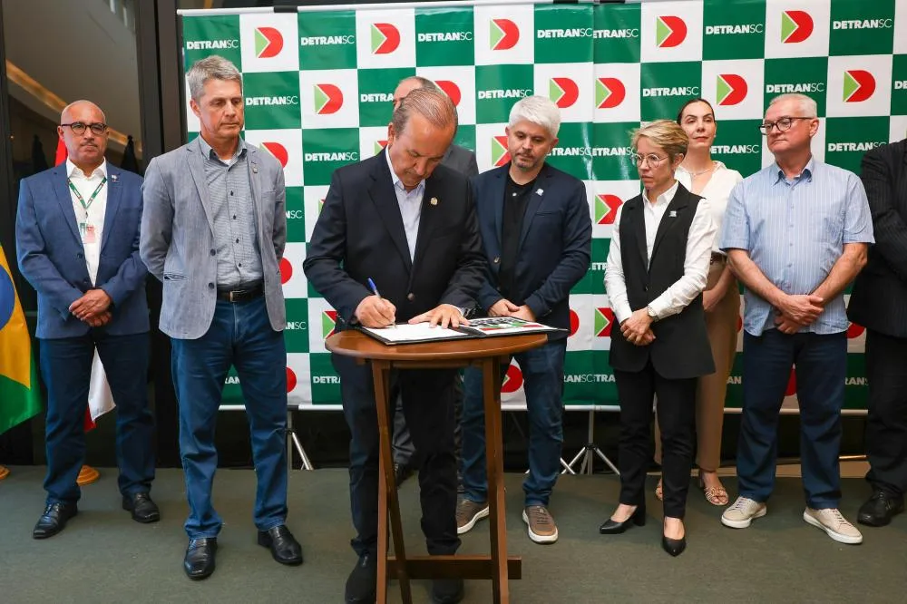 Detran muda de endereço em Blumenau e amplia acesso a serviços e emissão de CNHs; veja fotos 