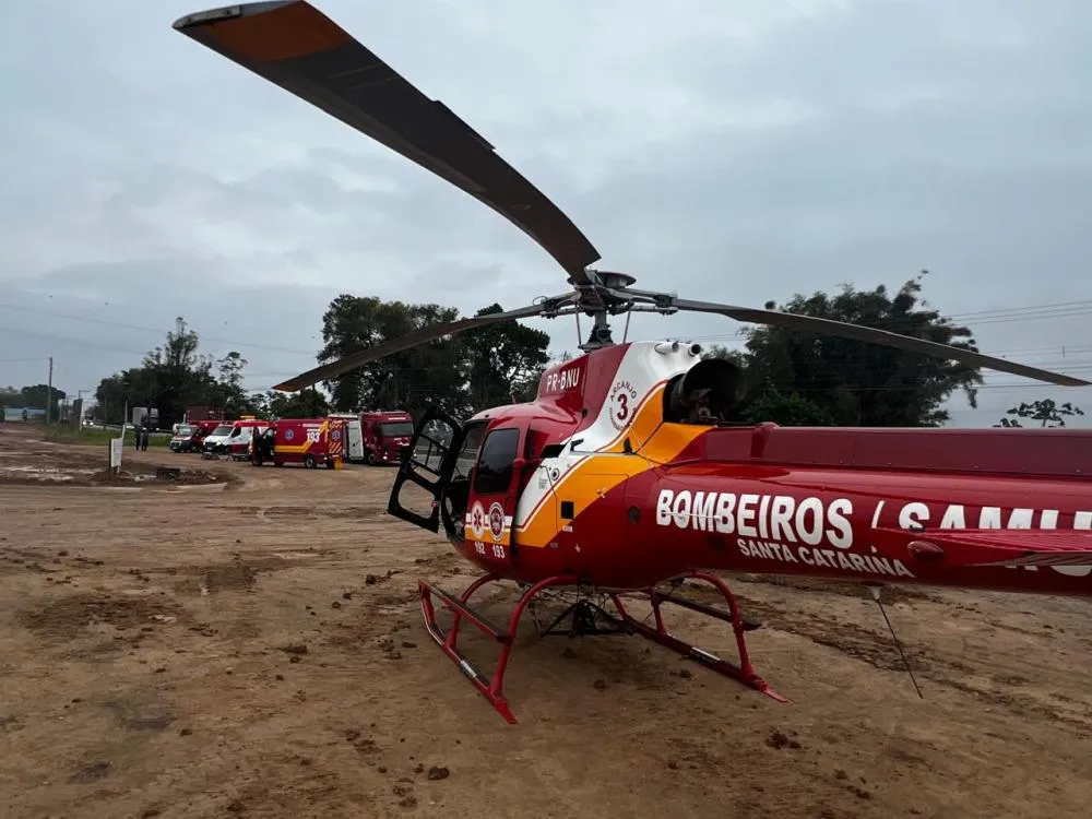 Família sofre acidente na Rodovia Jorge Lacerda, em Ilhota; três crianças estão entre os feridos