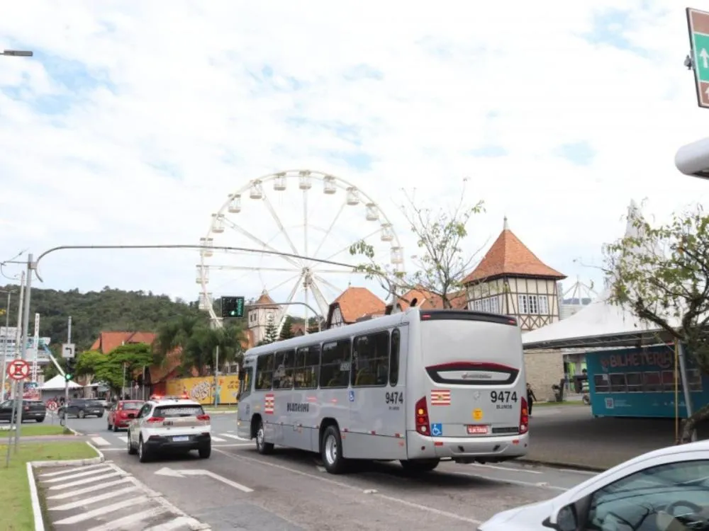 Oktoberfest altera trânsito de ônibus no entorno da Vila Germânica a partir desta quarta-feira