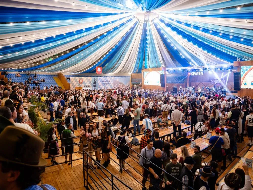 Oktoberfest Summit: bastidores da festa viram case de estudo em evento sobre turismo em Blumenau