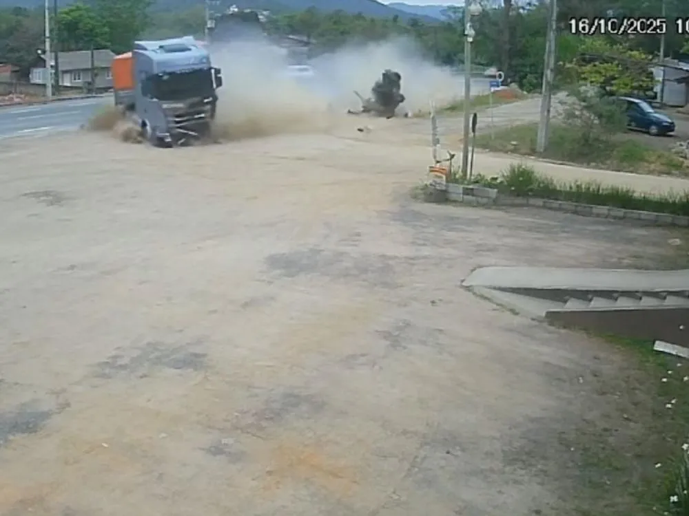 Câmera registra acidente que deixou um morto na BR-470, em Indaial 