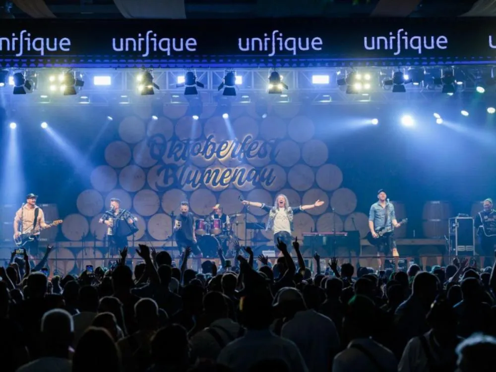 Shows internacionais e danças típicas agitam a Oktoberfest nesta quinta-feira; confira programação