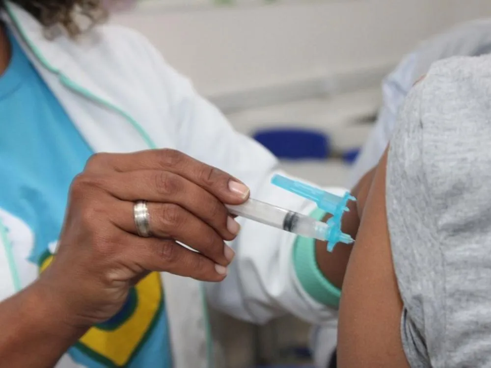 Blumenau aplica mais de 900 doses de vacinas no Dia D da Multivacinação