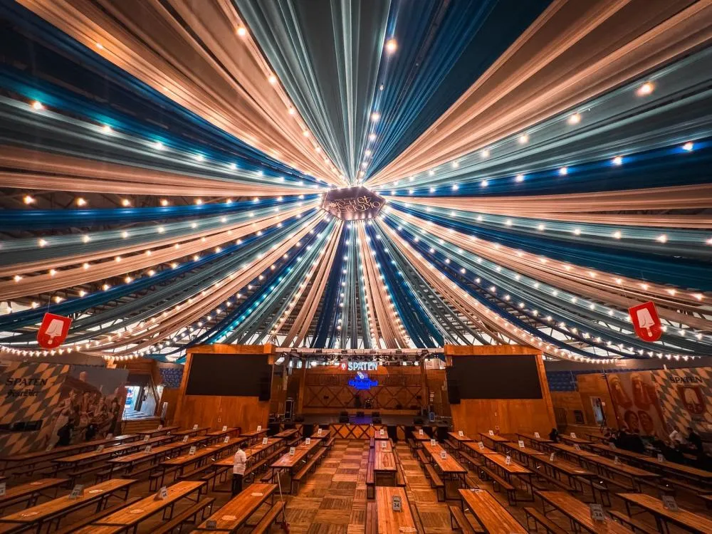 AJ Notícias fará neste domingo grande transmissão do concurso da realeza da Oktoberfest Blumenau