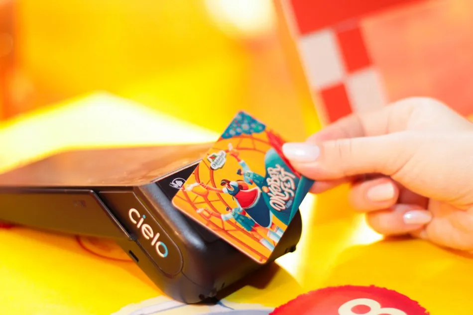 Ficou com saldo no Oktober Karte? Saiba como pedir o reembolso