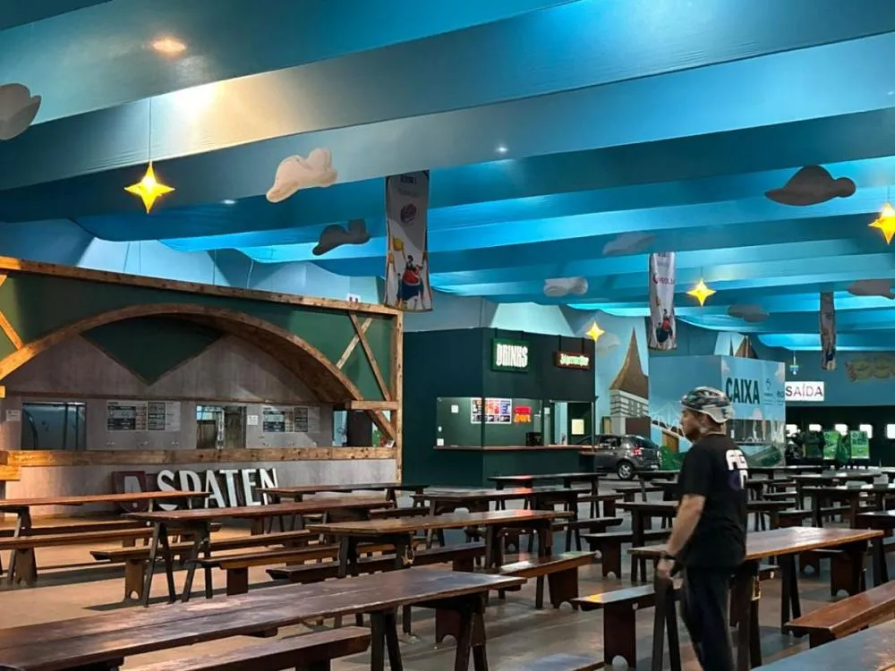 Fotos: Parque Vila Germânica inicia desmontagem da 40ª Oktoberfest Blumenau