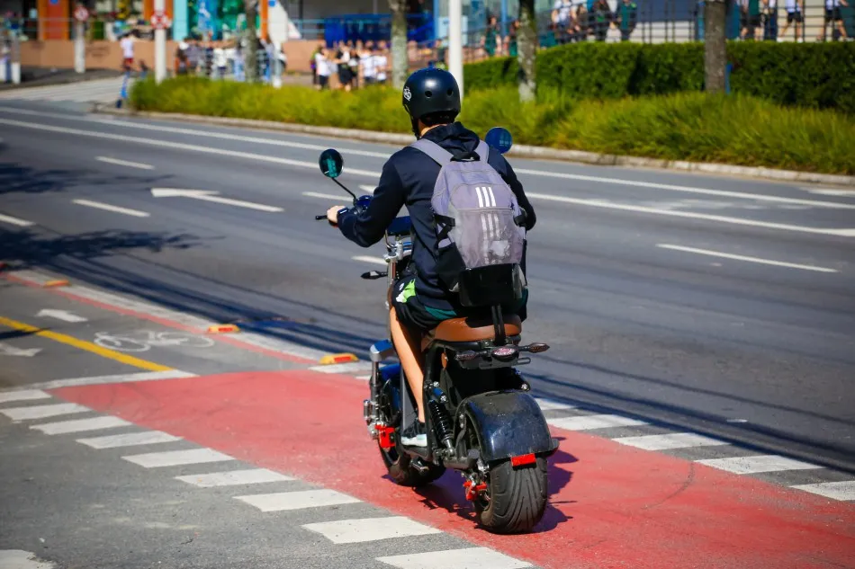 Sem certificado obrigatório, donos de ciclomotores não conseguem registro em Blumenau