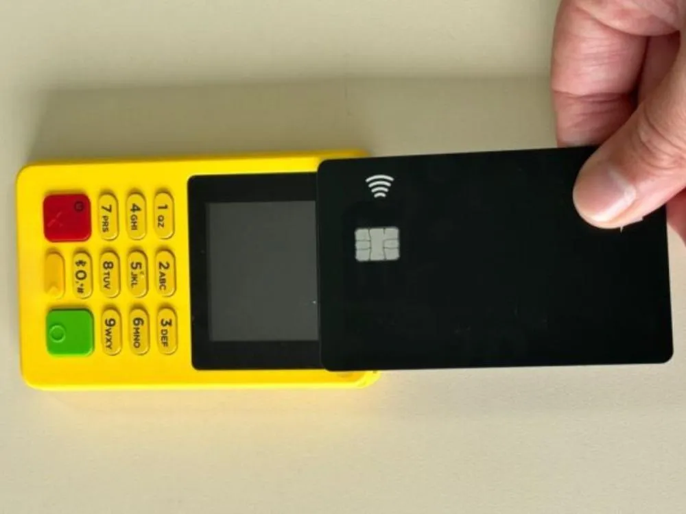 Procon de Navegantes alerta consumidores para golpes com cartões de aproximação; saiba como se proteger