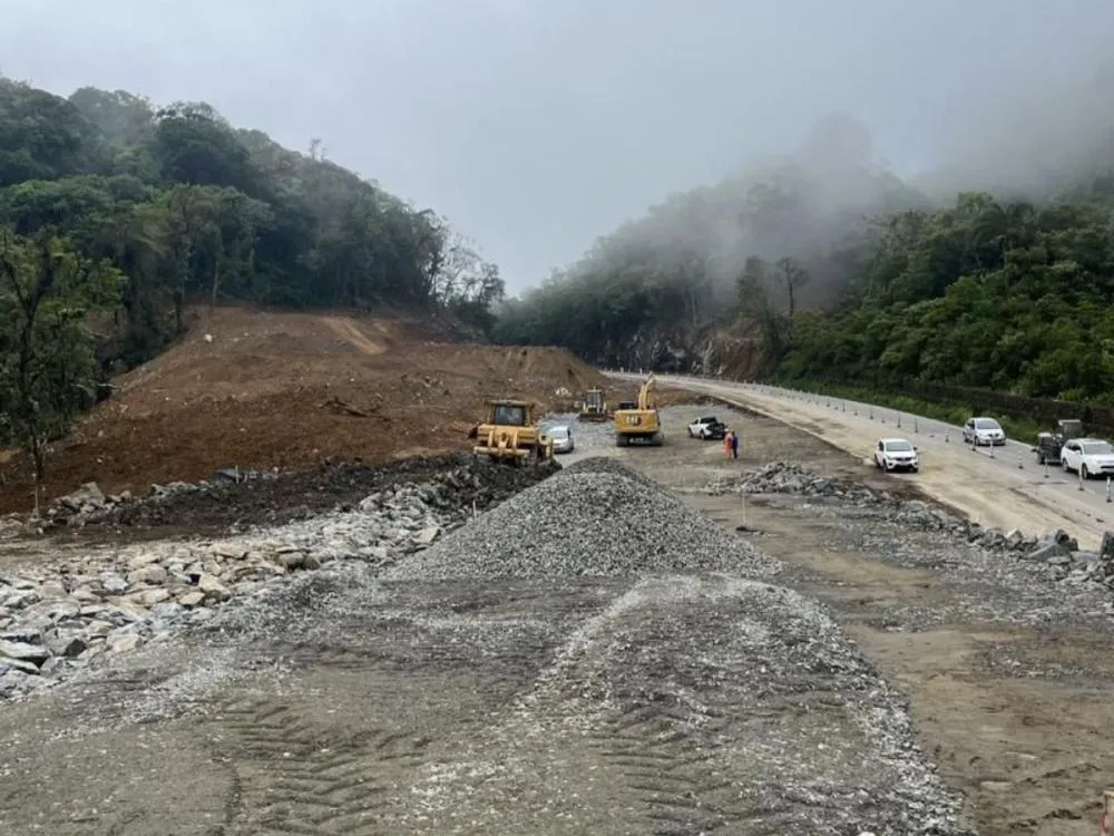 SC-418 na Serra Dona Francisca terá interdição total nesta terça para detonação de rochas