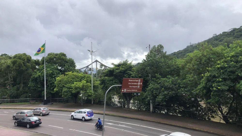 Blumenau tem chance de pancadas de chuva e trovoadas nesta quarta-feira 