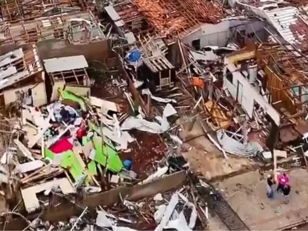 Blumenau lança campanha para ajudar vítimas do tornado no Paraná com doações de material de construção; saiba como ajudar