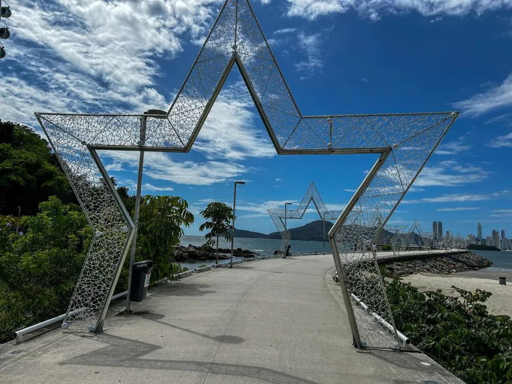 Natal em Balneário Camboriú começa neste sábado com show, orquestra e Papai Noel