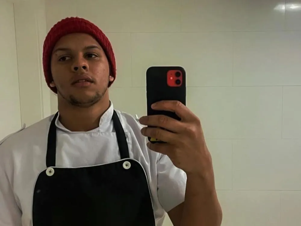 Ciclista de 23 anos morre no hospital após acidente com carro no Centro de Blumenau