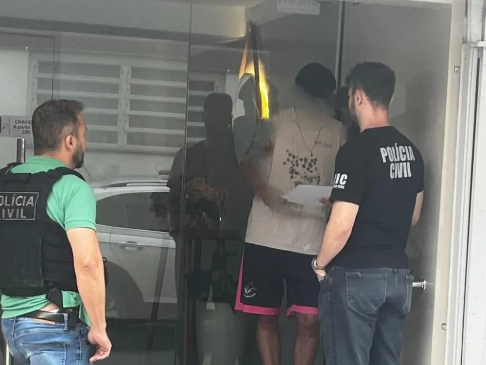 Três suspeitos de fraude em cartões de crédito são presos em SC