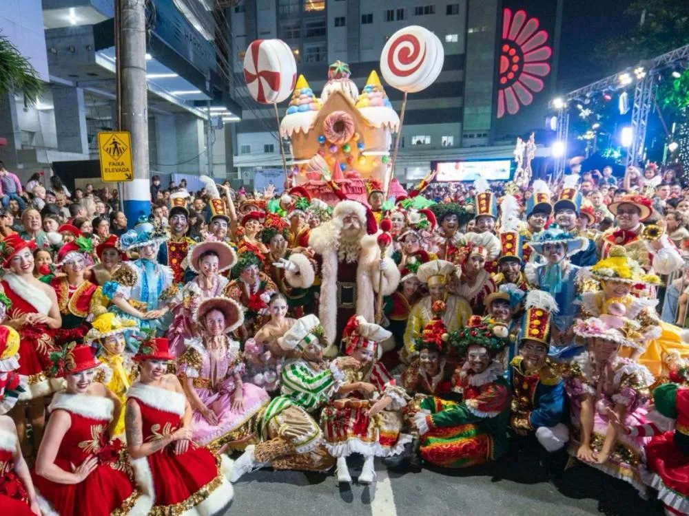 Desfiles natalinos percorrem orla de Balneário Camboriú a partir desta quarta-feira