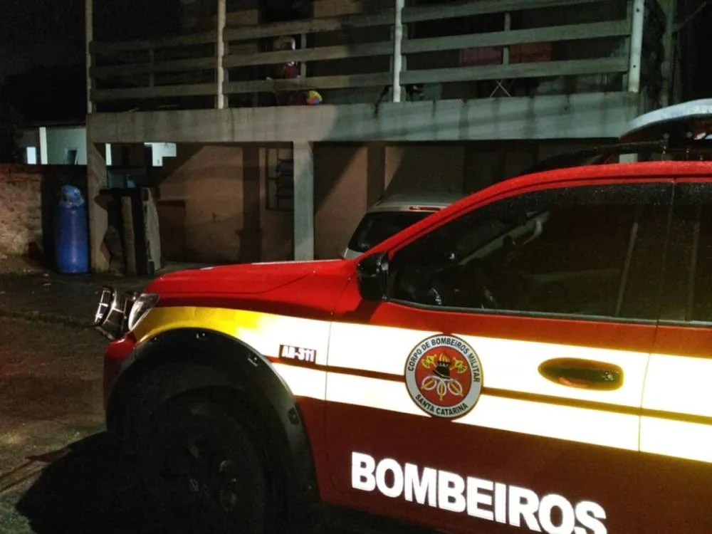Princípio de incêndio em kitinetes mobiliza Bombeiros em Gaspar