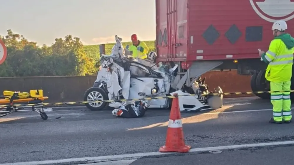 Acidente na BR-376, em São José dos Pinhais, deixa três mortos nesta quarta; pista no sentido SC ficou totalmente bloqueada